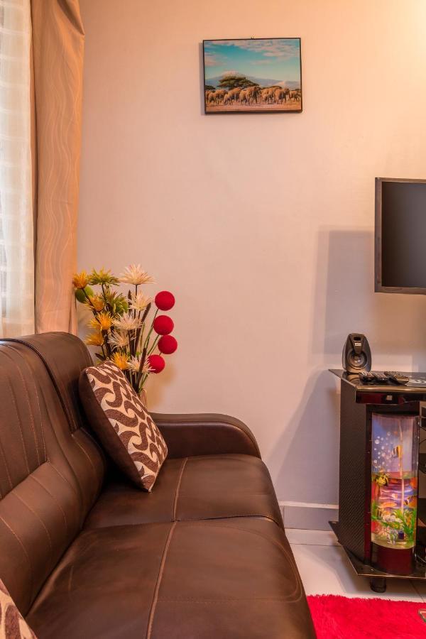 Javilla Eagles Safari Guest House Nairobi Exterior photo